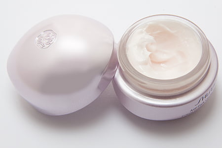 white plastic container thumbnail