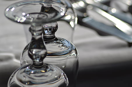 clear wine glasses thumbnail