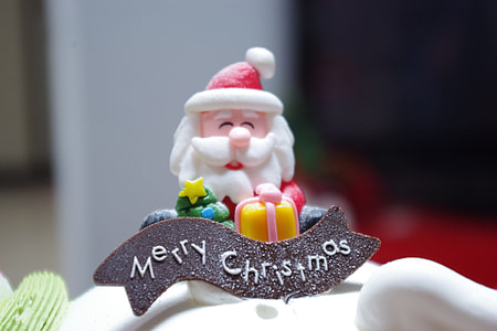 Santa Claus Merry Christmas decor close-up photography thumbnail