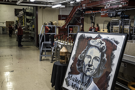 Workers on the Assembly Line at Maker's Mark thumbnail