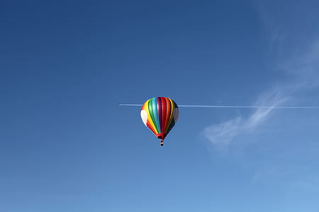 hot air balloon in the sky thumbnail