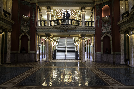Main Hall in the Capital building in Helena thumbnail