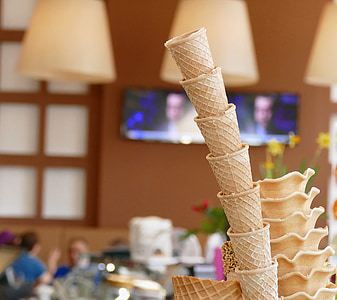ice cream cones thumbnail