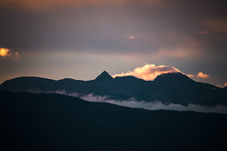 mountain during sunrise thumbnail