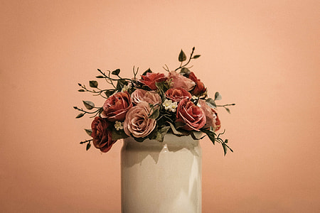 Vase with Red Roses thumbnail