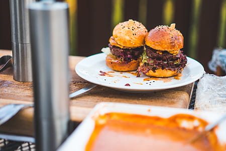 Preparing Hamburgers thumbnail
