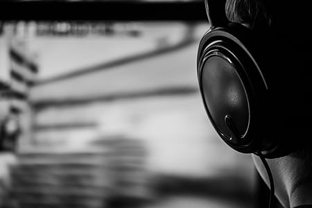 Black Corded Headphone Illustration thumbnail