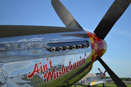 closeup photo of monoplane propeller thumbnail