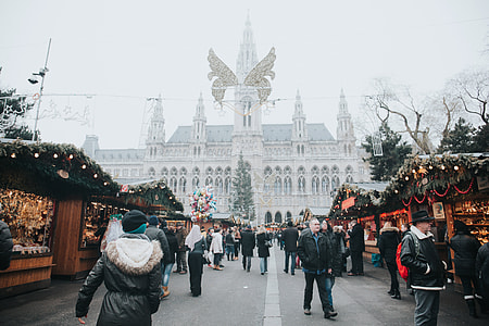 People walking around at the gift shop in Vienna, Austria thumbnail