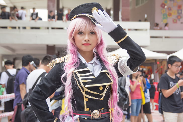 Asiatische Grossmutter Cosplay Kuessen