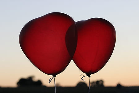 two red balloons thumbnail