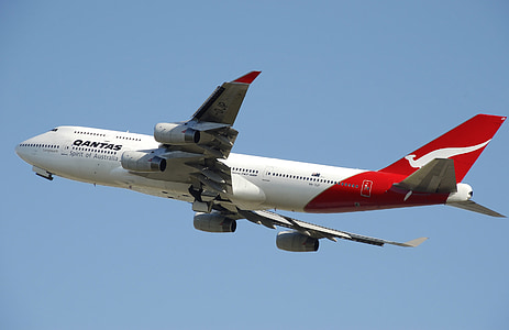Dantas airliner flying on sky thumbnail