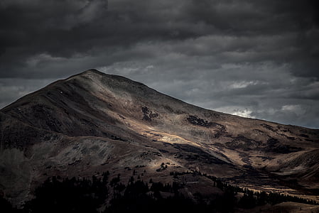 mountain under sky thumbnail