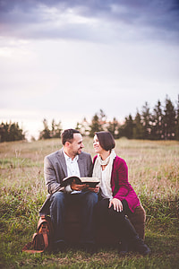 Couple Love Reading Park thumbnail