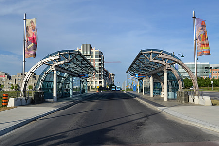 VIVA Warden station in Markham in Ontario, Canada thumbnail