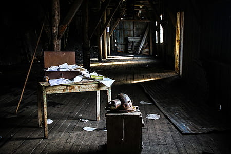items on table thumbnail