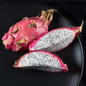 sliced dragon fruits thumbnail