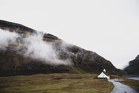 fog on top of mountain thumbnail