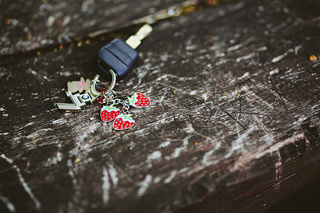 key ring with strawberries thumbnail