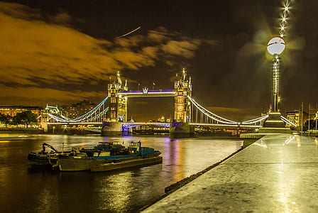Tower Bridge of London at night thumbnail
