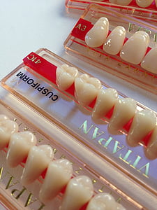 white dentures thumbnail