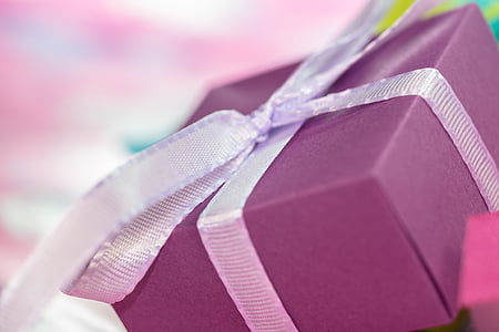 purple gift box thumbnail