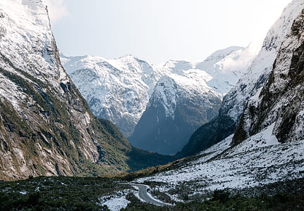 mountain ranges covered in snow thumbnail