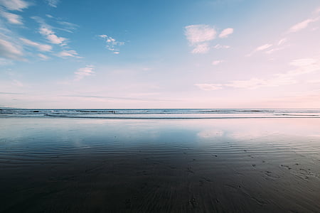 landscape photo of seashore thumbnail