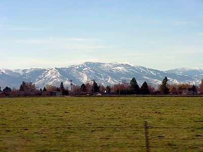Albion Mountains landscape in Heyburh, Idaho thumbnail