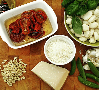 Beautiful,  simple, fresh cooking ..... thumbnail
