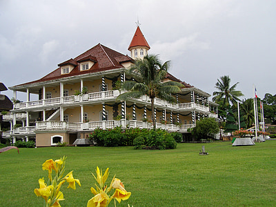 white mansion thumbnail