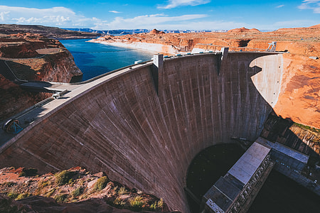 Hoover Dam at daytime thumbnail