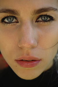 woman's face thumbnail