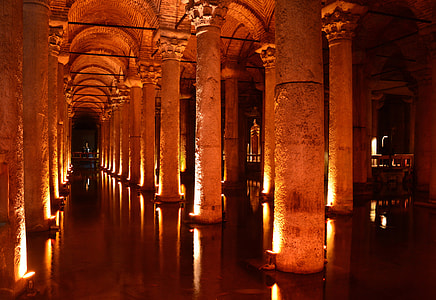 Basilica cistern in the Cathedral in Istanbul, Turkey thumbnail