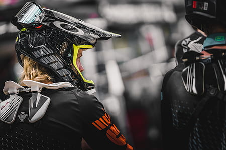 black full-face helmet thumbnail
