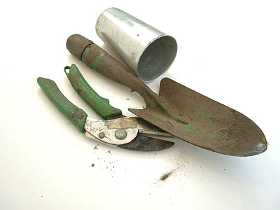 three gardening tools thumbnail