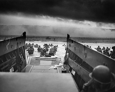 grayscale photo of D-Day landing on Norway thumbnail