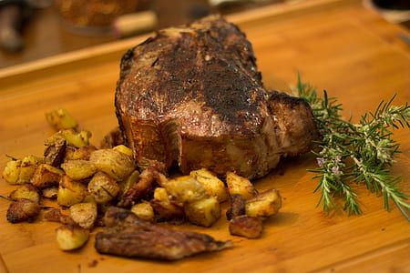 grilled steak on wooden board thumbnail
