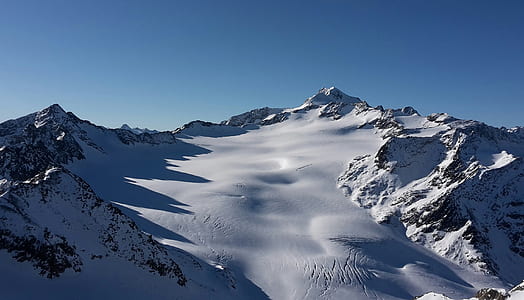 landscape photography of snowy mountain thumbnail