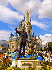 Walt Disney and Mickey Mouse statue thumbnail