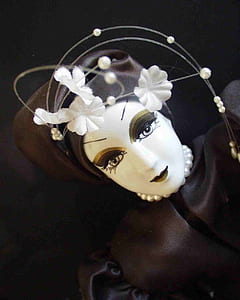 white face mask thumbnail