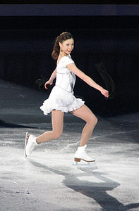 woman figure ice skating thumbnail