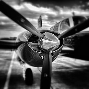 grayscale photo of airplane propeller thumbnail