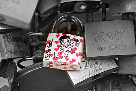 white and red heart print padlock thumbnail