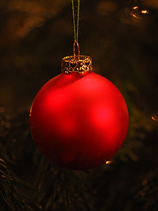 red bauble thumbnail