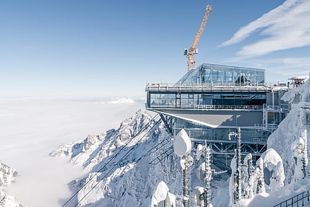 Photo of Tower Crane in Building thumbnail
