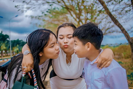 love, people, kiss, park thumbnail
