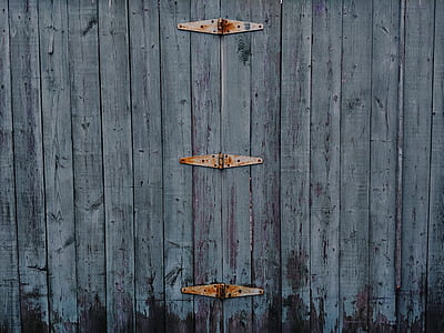 closeup photo of gray plank door thumbnail