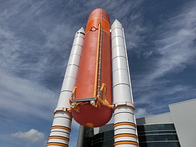 orange and white spaceship thumbnail
