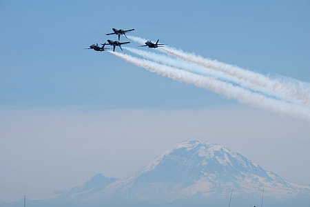 Four jets flying in formation thumbnail